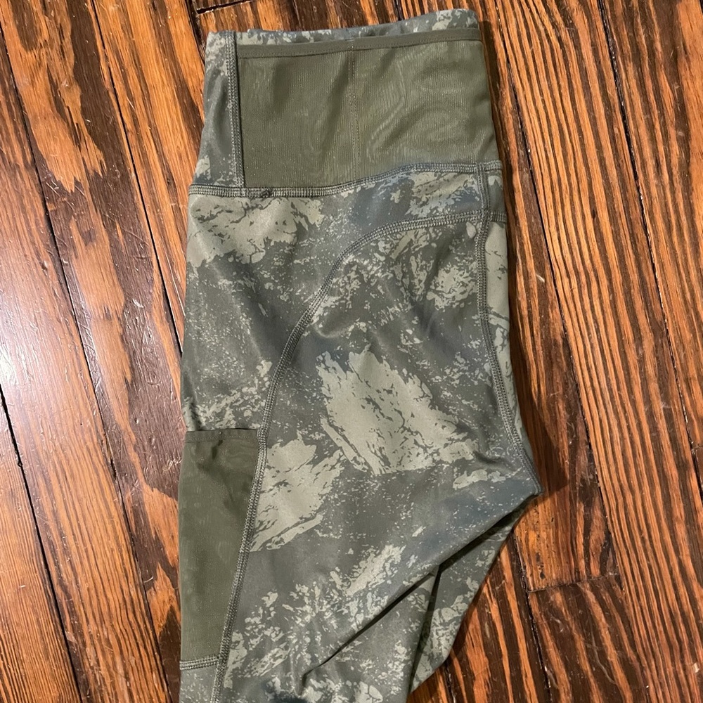 REI Camo leggings